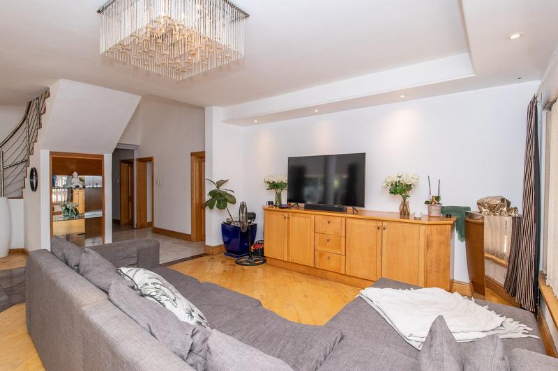 To Let 4 Bedroom Property for Rent in Constantia Western Cape